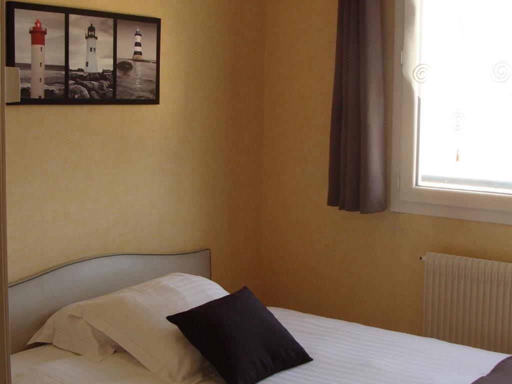 Hotel Le Flaubert Fougères Camera foto