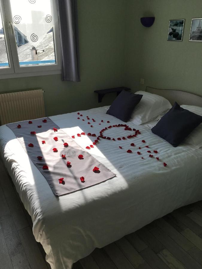 Hotel Le Flaubert Fougères Esterno foto