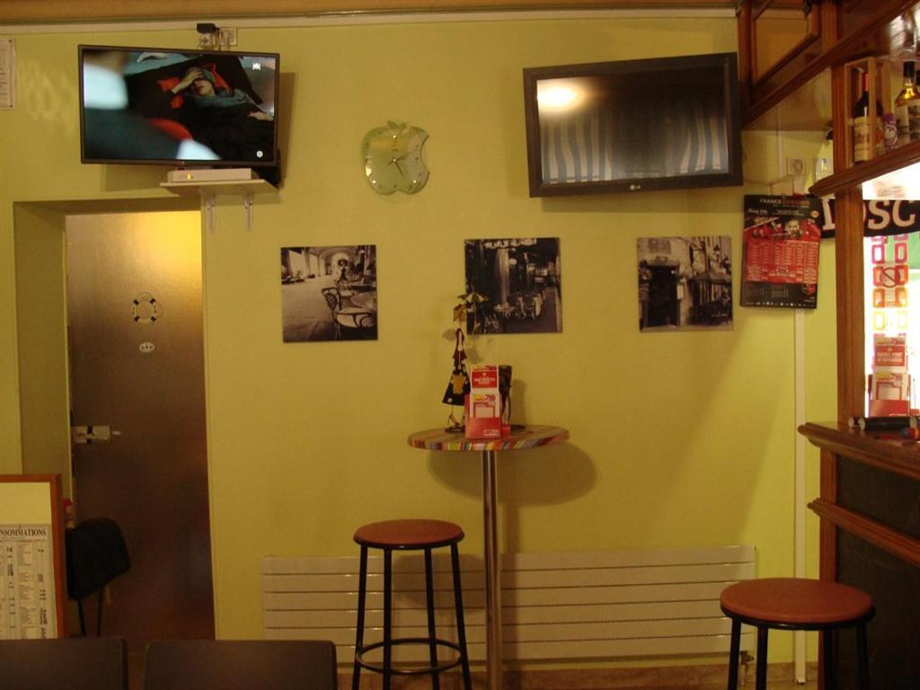 Hotel Le Flaubert Fougères Esterno foto
