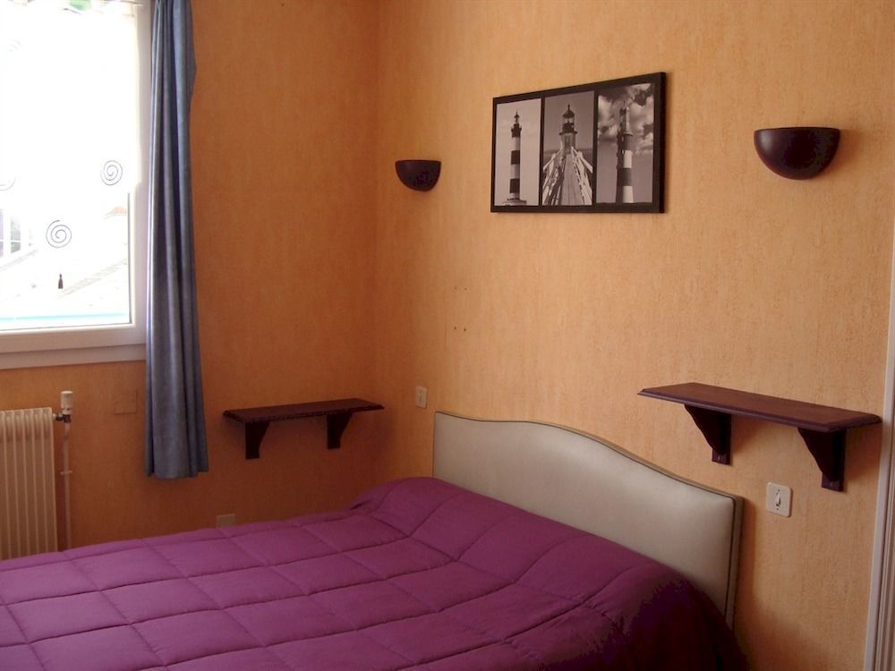 Hotel Le Flaubert Fougères Esterno foto