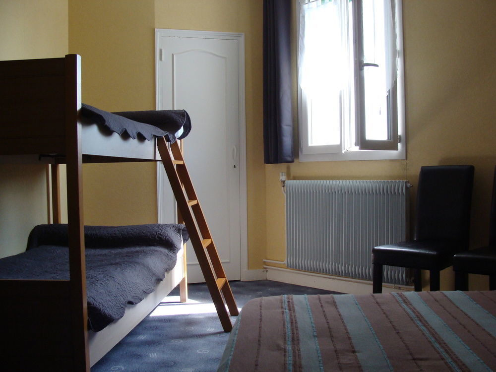 Hotel Le Flaubert Fougères Esterno foto