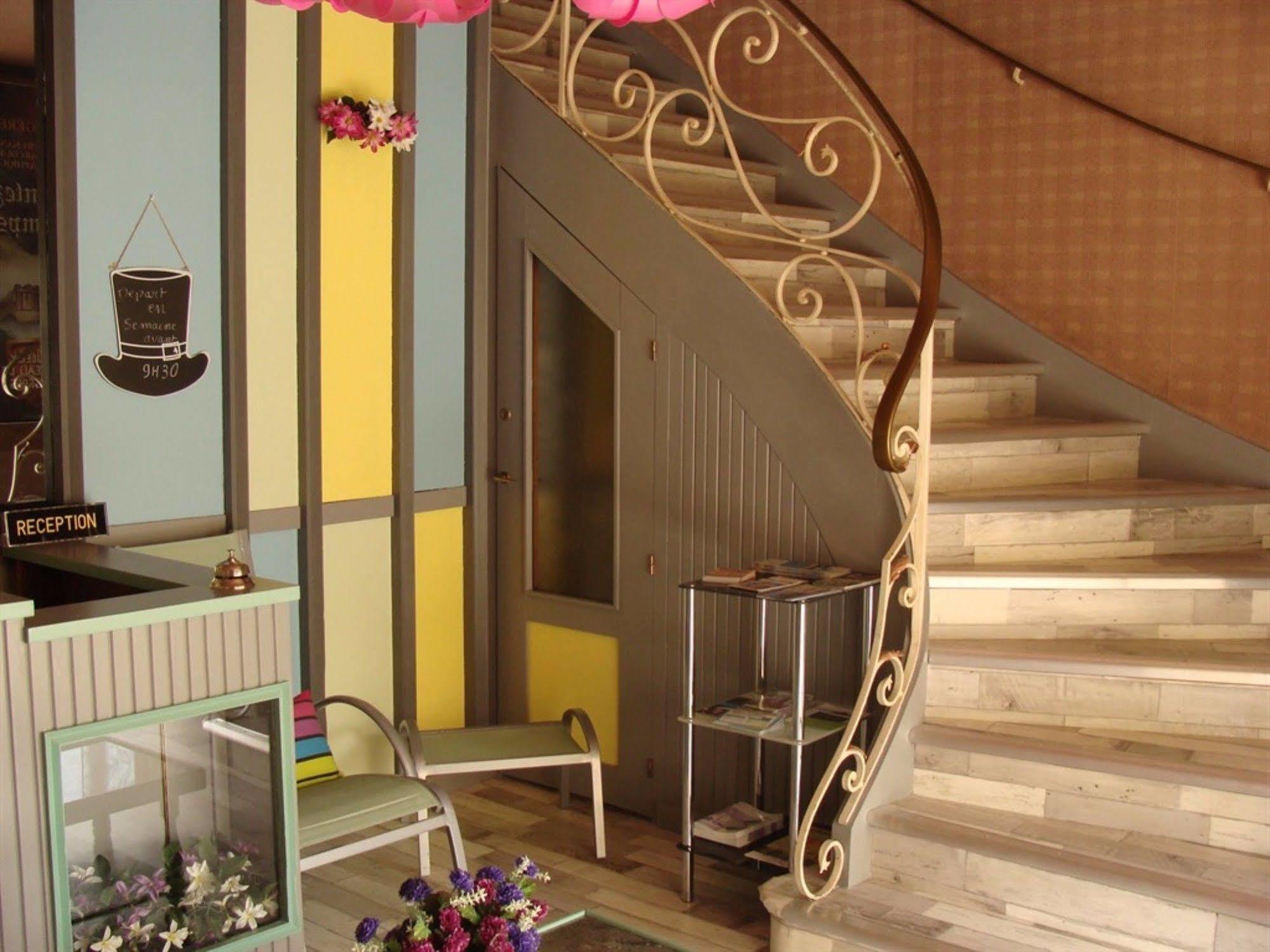 Hotel Le Flaubert Fougères Esterno foto