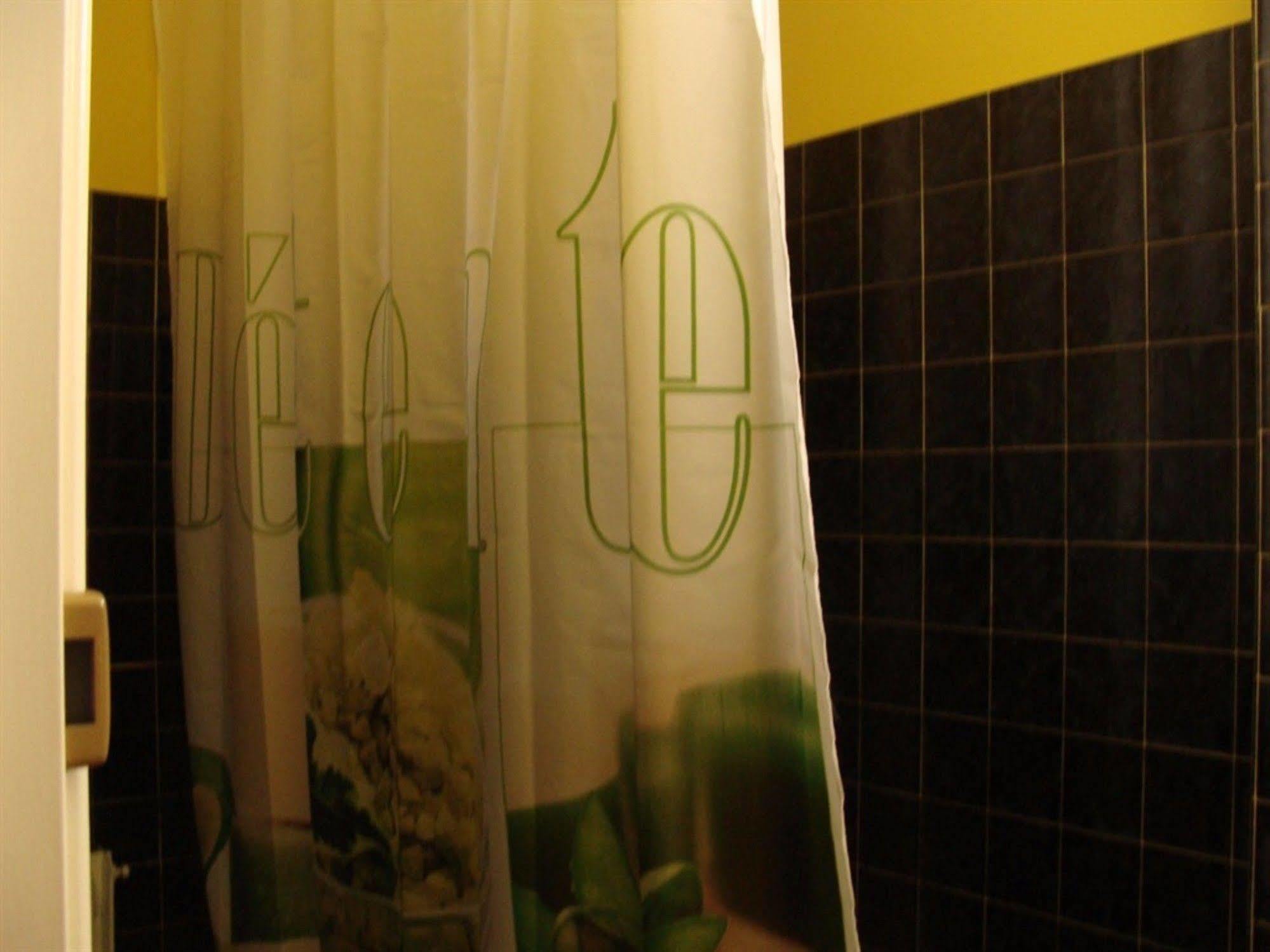 Hotel Le Flaubert Fougères Esterno foto