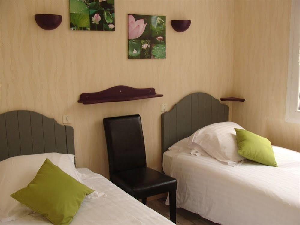 Hotel Le Flaubert Fougères Esterno foto